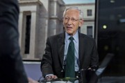 免费八字宏观经济学教授兼实践者Stanley Fisher逝世 曾培养全球多位经济决策者